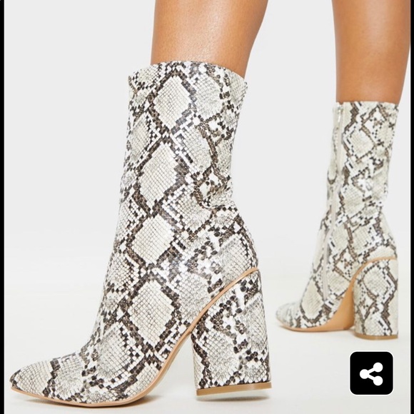 Pretty little thing grey snake skin boot - Picture 2 of 4